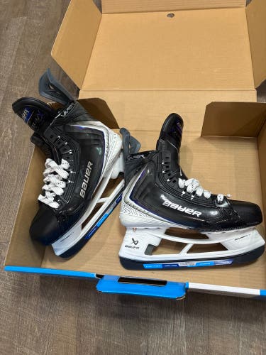 2025 Bauer Vapor Flylite Hockey Skates  Size 8 Fit 3