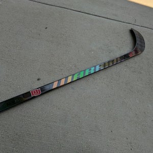 Senior Warrior Covert QR6 pro Right Handed Hockey Stick W28 Pro Stock (Used)