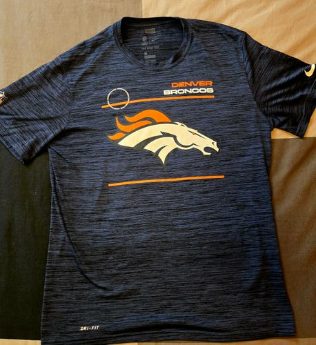 Denver Broncos Nike Dri-Fit Shirt.