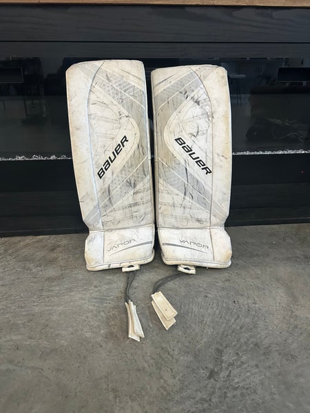 Medium JR Bauer Vapor X700 Goalie Leg Pads