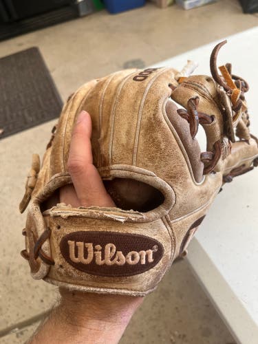 Wilson Infield RH A2000 1786 Baseball Glove 11.5" (Used)