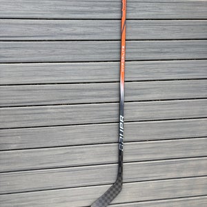 Senior Bauer Vapor Hyperlite 2 Right Handed Hockey Stick P28M Pro Stock (New)