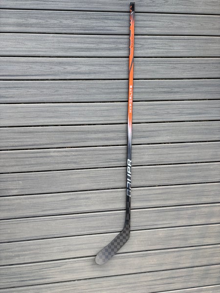 Senior Bauer Vapor Hyperlite 2 Right Handed Hockey Stick P28M Pro Stock (New)