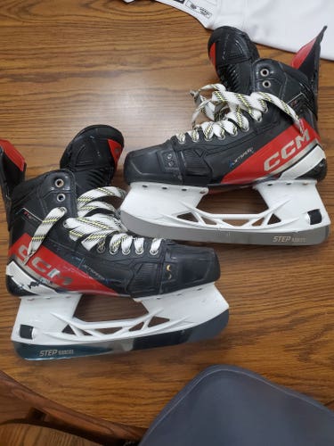 CCM JetSpeed FT6 Pro Hockey Skates Wide Width Pro Stock 9 (Used)