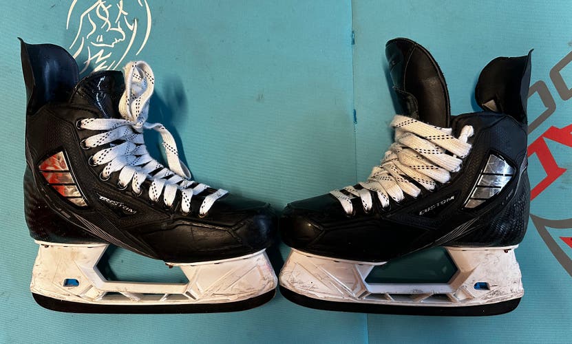 Senior True Pro Custom Hockey Skates 9 (Used)