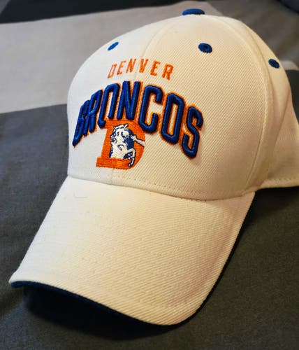 Denver Broncos Strap-back Vintage Hat.
