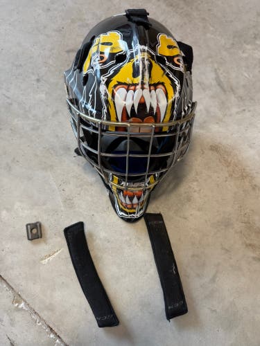 BAUER Ice Hockey NME8 Goalie Helmet Senior Medium Mask 6 7/8- 7 1/4 Wolf Decal
