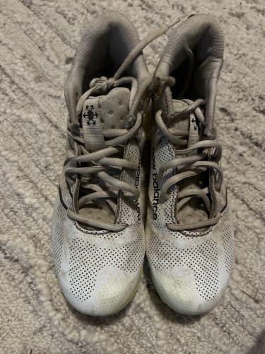 Yellow Unisex 3.5Y (Big Kids / Youth) Youth New Balance High Top Freeze Molded Cleats (Used)