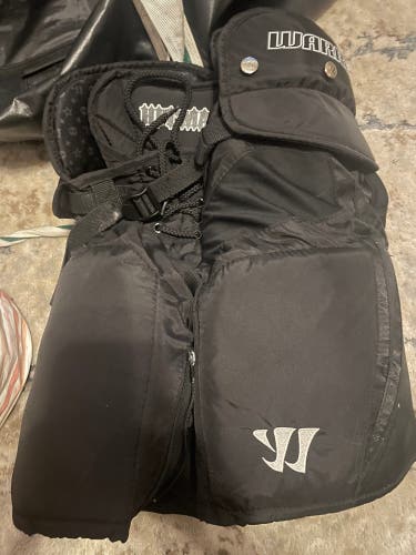 Medium Junior Warrior Hitman Hockey Pants Pro Stock (Used)