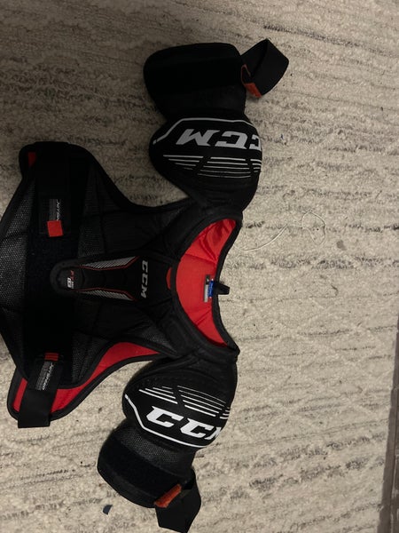 Junior Small / Medium CCM JetSpeed FT350 Shoulder Pads (Used)