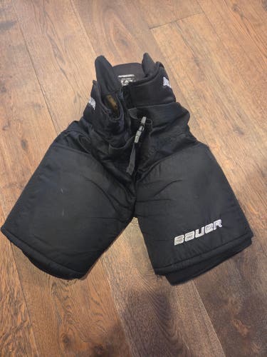 Junior Large Bauer Supreme TotalOne Hockey Pants (Used)
