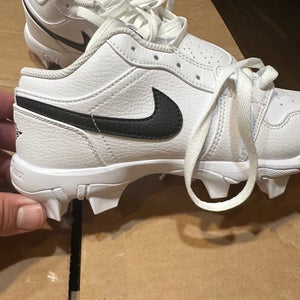 White Kid's 6Y (Big Kids / Youth) Air Jordan Low Top Molded Cleats (New)
