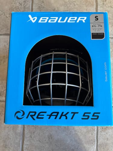 Small Bauer Re-Akt 55 Helmet (New)