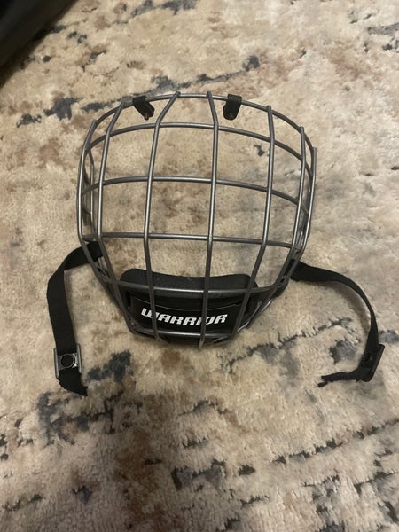 Medium  Warrior Alpha One Full Cage (Used)