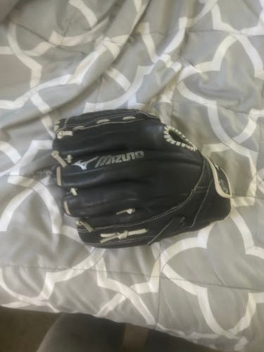 Mizuno RH Outfield Baseball Glove 12" (Used)
