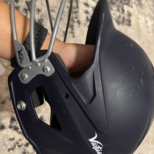 Victus senior helmet