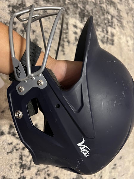 Victus senior helmet