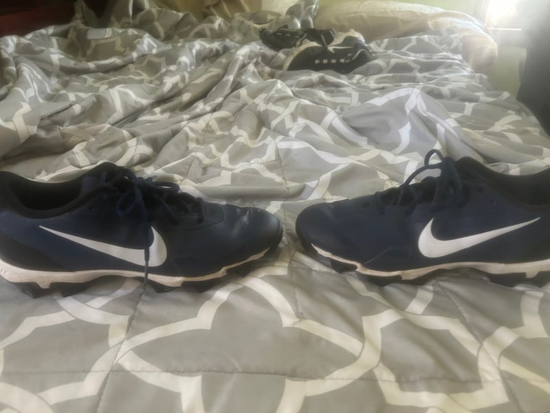 Blue Men's Size M 10.0 (W 11.0) Nike Low Top Trout (Used)