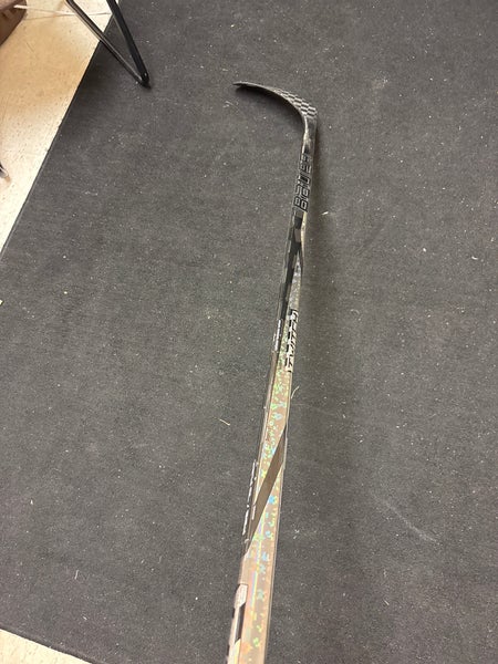 NEW Senior Bauer Twitch RH Hockey Stick P92