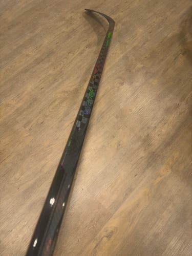 Senior Bauer Proto-R Black Right Handed Hockey Stick P88 (New)
