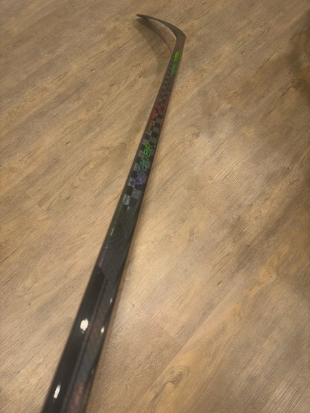 Senior Bauer Proto-R Black Right Handed Hockey Stick P88 (New)