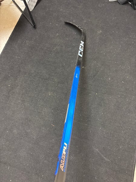 NEW Senior CCM Jetspeed FT8 Pro RH Hockey Stick P29