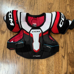 Large Junior CCM Shoulder Pads (Used) FT 680