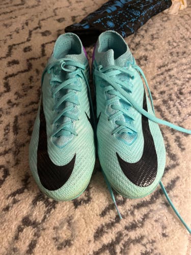 Unisex Size M 8.0 (W 9.0) Nike Mercurial Vapor 15 Cleats (Used)