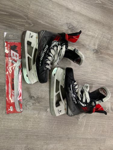 Bauer Vapor 5x pro Hockey Skates Size 2.5D (Used). With Two Pairs Of BladeTech Profiled Steel