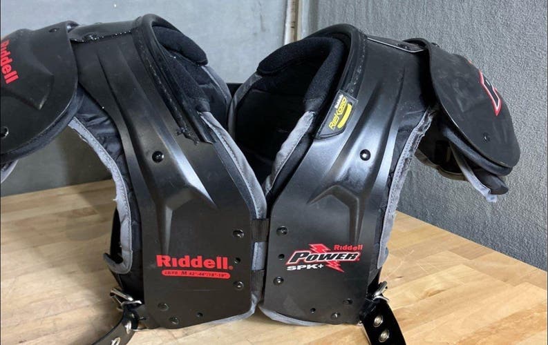 Riddell Power Spk+ Shoulder Pads Medium 42”-44”/18”-19”. Lb/fb L Football Shoulder Pads