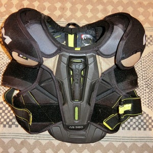 Small Senior CCM AS580 Shoulder Pads (Used)