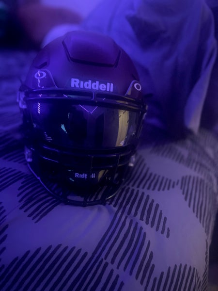 Large Youth Riddell SpeedFlex Helmet (Used)