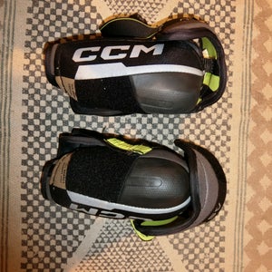 Senior Small CCM Tacks AS 580 Elbow Pads (Used)