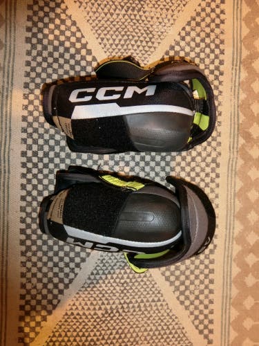 Senior Small CCM Tacks AS 580 Elbow Pads (Used)