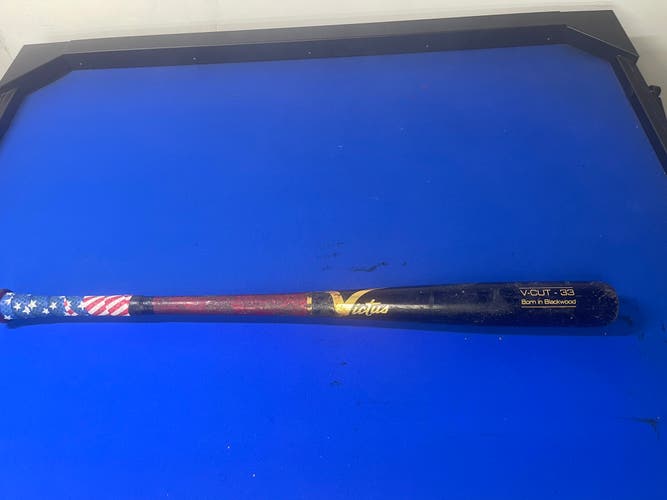 Victus V-Cut Bat (-3) 30 oz 33" (Used)