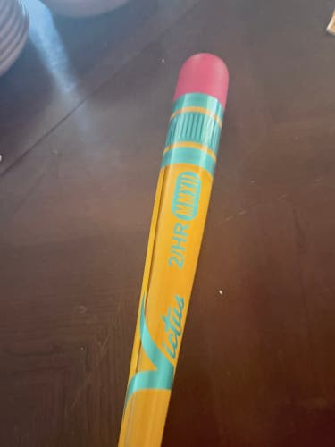 Victus Pencil maple bat king Bat    33.5" (Used)