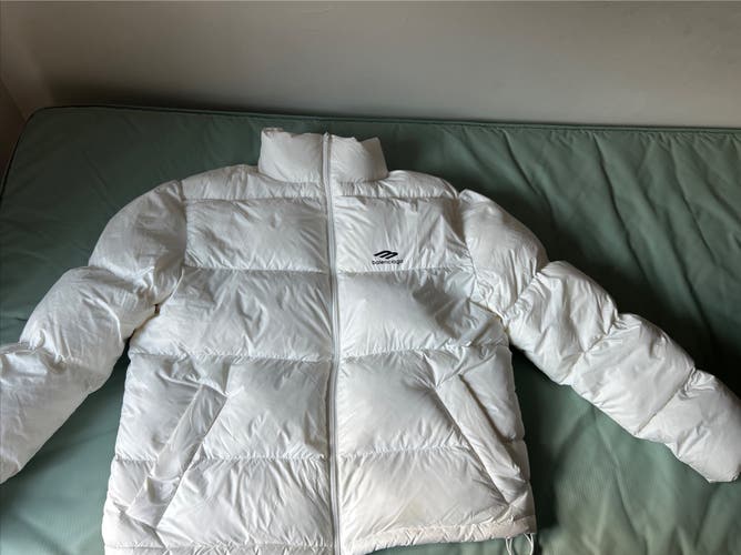 Lightly Used White 3b Balenciaga Adult Unisex Ski Jacket