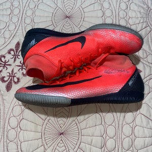 Red Unisex Size M 7.5 (W 8.5) Nike Mercurial Superfly Indoor Cleats (New)