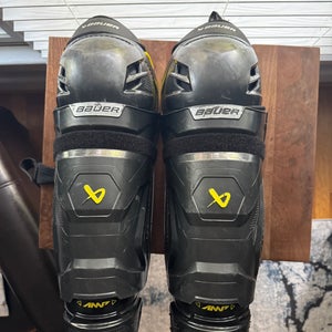 Bauer supreme Mach shin pads