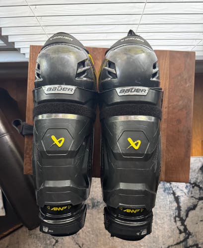 Bauer supreme Mach shin pads