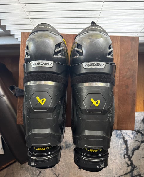Bauer supreme Mach shin pads