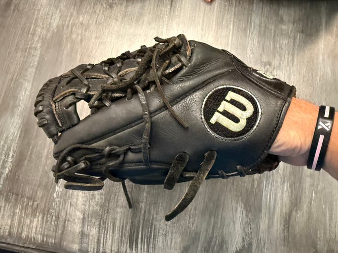 Wilson LH A2000 Baseball Glove 11.75" (Used)