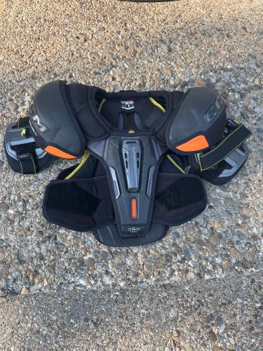 Senior Small CCM Tacks AS-V Pro Shoulder Pads ( Barely Used) (Open To Offers)