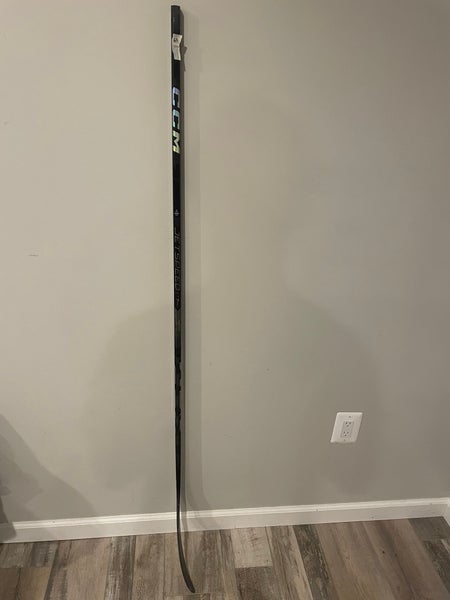 Senior CCM Jetspeed FT7 Pro Right Handed Hockey Stick P28M Pro Stock (Used)