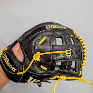 RH Wilson A2000 Baseball Glove 11.5" (Used)