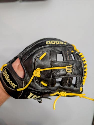 RH Wilson A2000 Baseball Glove 11.5" (Used)