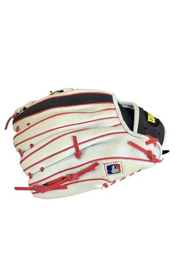Used Wilson A200 SZ 11INCH RHT BB/SB Glove RH Throw White 11" 11479-S000400036