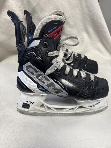 Junior Size 1 CCM JETSPEED FT680 Ice Hockey Skates