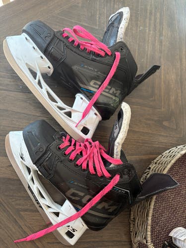 CCM JetSpeed FT675 Hockey Skates 6 (Used)