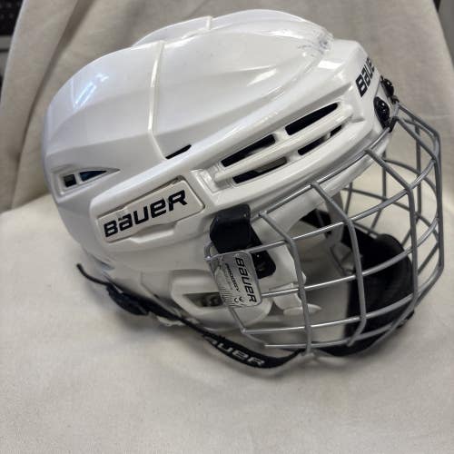 Youth Size 6 - 6 5/8 48-53.5cm Bauer Prodigy Ice Hockey Helmet